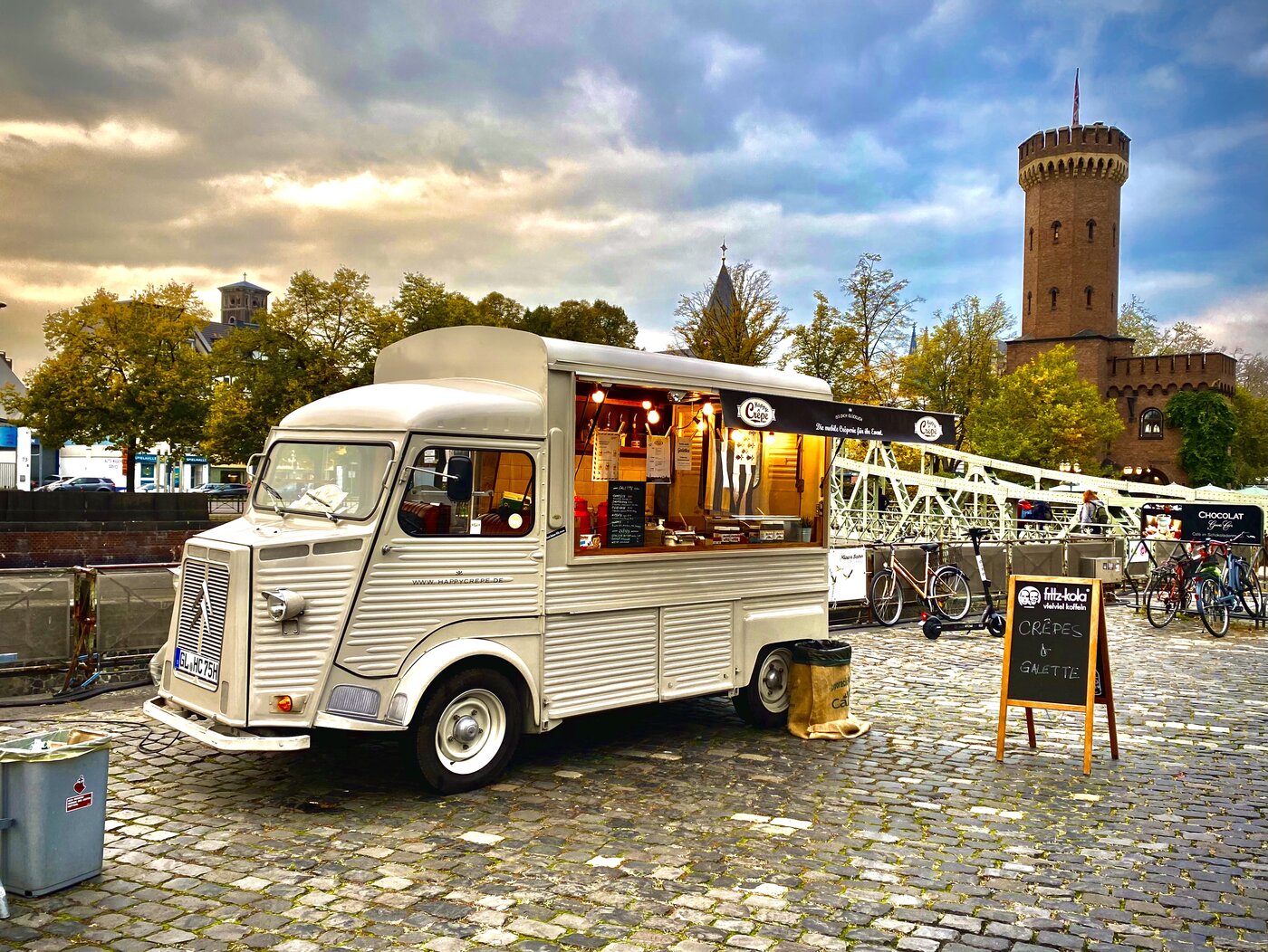 Citroën HY Schokoladenmuseum Köln – mobile Crêperie